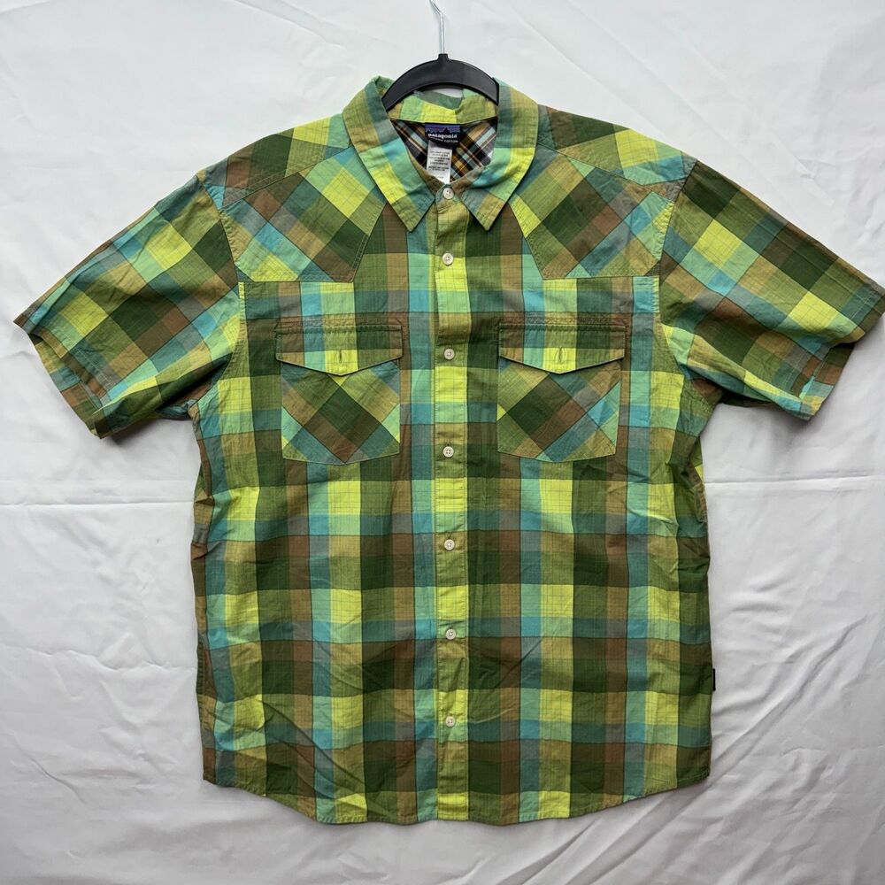 Patagonia Short Sleeve Button Up Shirt Men L Green Multi Plaid Organic Cotton